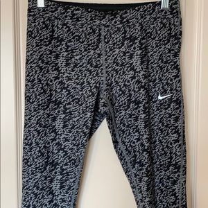 Nike Dri-fit Capri M Black Gray Pattern EUC
